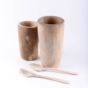 Couverts de service en bois avec pots