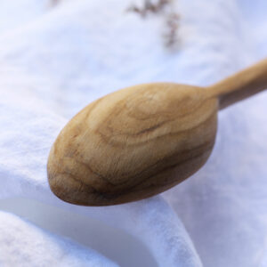 Cuillère à soupe en bois d'olivier fait à la main détails
