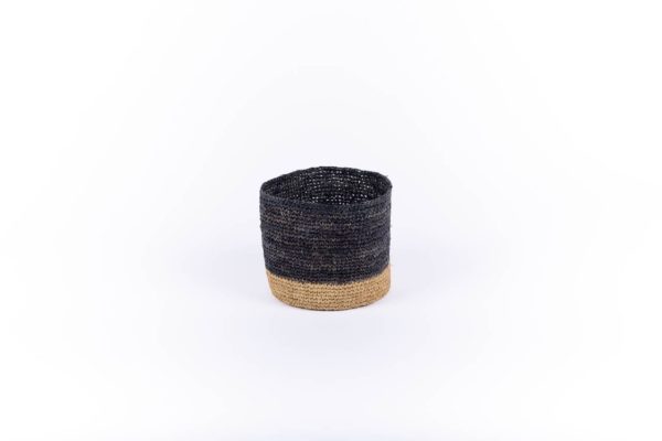 Corbeille en raphia noire