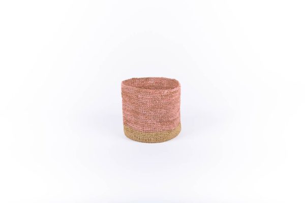 Corbeille en raphia rose
