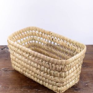 Panier tressé en fibres naturelles de palmier taille M