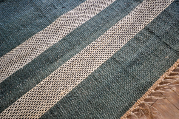 Tapis en jute bleu rani détail
