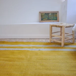 vue sur la tranche du tapis Rani format 150x210cm