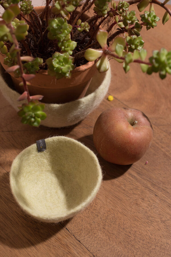 bol en feutre de laine beige