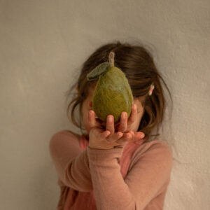 poire en feutre de laine décoration artisanale
