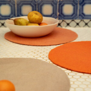 Dessous de plat orange en feutre