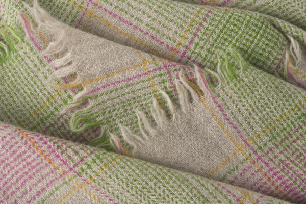 Coussins rectangle en laine à carreaux détail