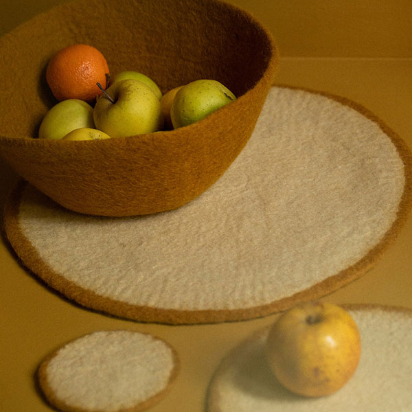 Pastille de table bicolore doré et blé en feutre de laine