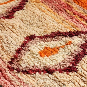 zoom sur les motifs du tapis boujaad dimension 166x275cm