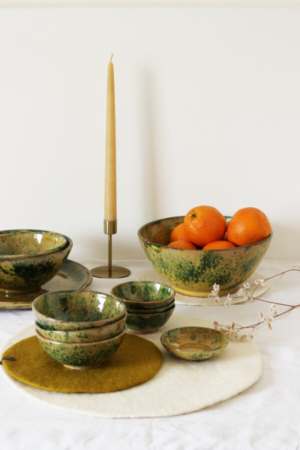 Ensemble collection poterie Moha bols et saladiers verts et jaunes fait main