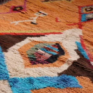 zoom sur les motifs du tapis boujaad dimension 165x263cm