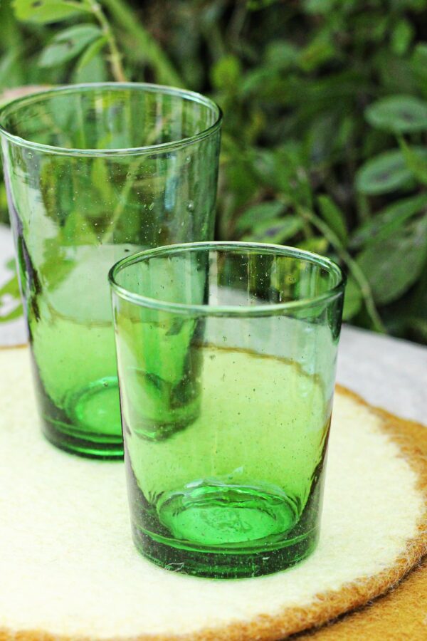 Verre soufflé vert artisanat Maroc