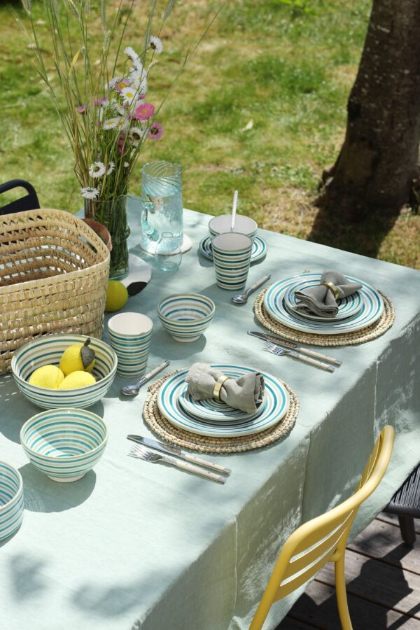 Table d'été avec poterie fait main Maroc, collection faro