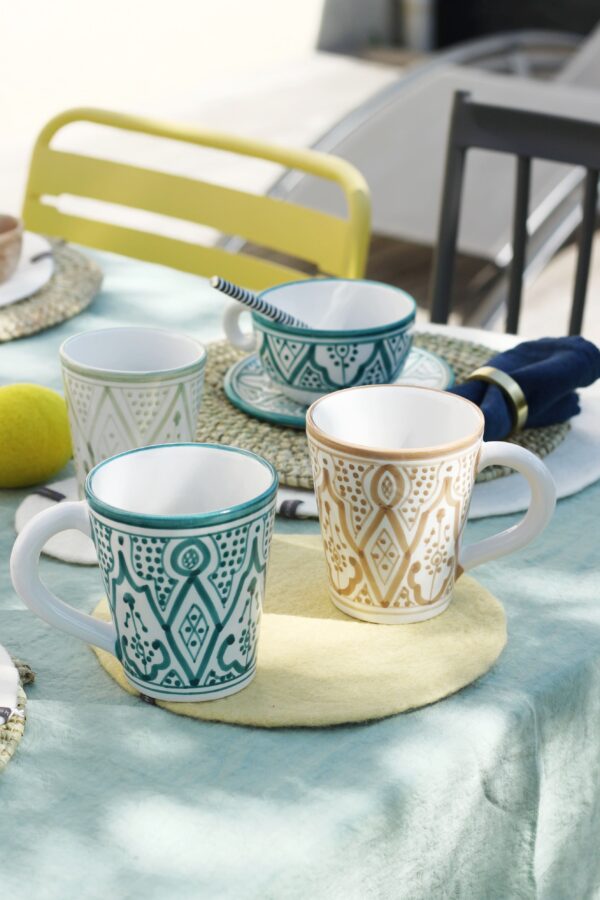 Ensemble de mugs colorés à motifs fait main Maroc poterie artisanale