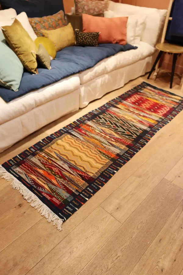 vue d'ensemble tapis kilim taznakht format 71x214cm