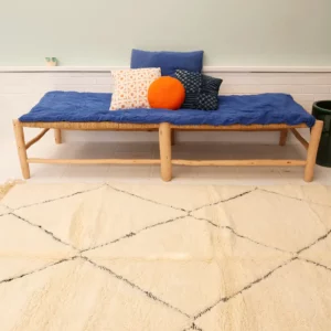 Vue de face du tapis Fibule beni ouarain 157x251
