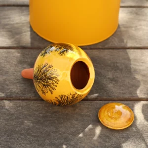<b>OYA VEGETALE </b> - Oya jaune motif végétal noir
